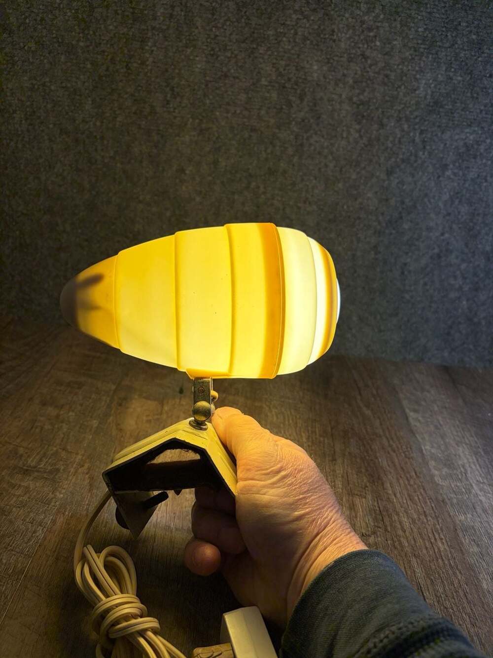 1930s Beehive Clamping Bullet Bakelite Bed Light Lamp Sconce w Pull Chain, Works